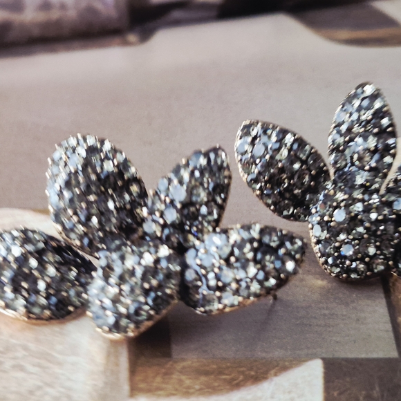 Sparkling Floral Earrings - Picture 11 of 12